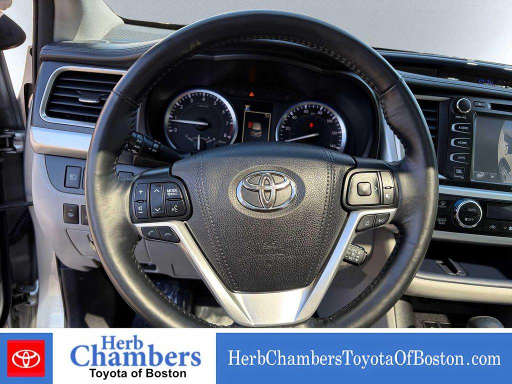 used 2018 Toyota Highlander car, priced at $27,639