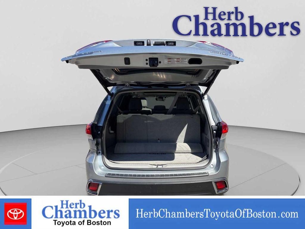used 2018 Toyota Highlander car, priced at $27,639