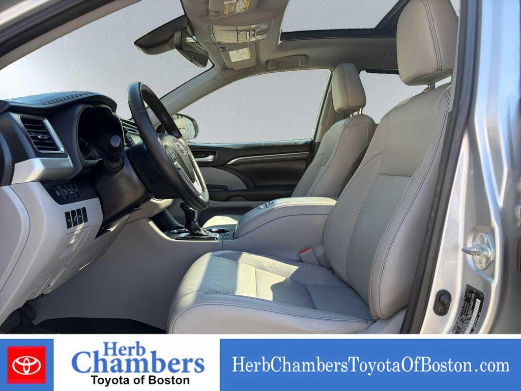 used 2018 Toyota Highlander car, priced at $27,639