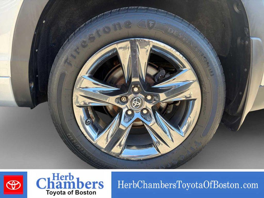 used 2018 Toyota Highlander car, priced at $27,639