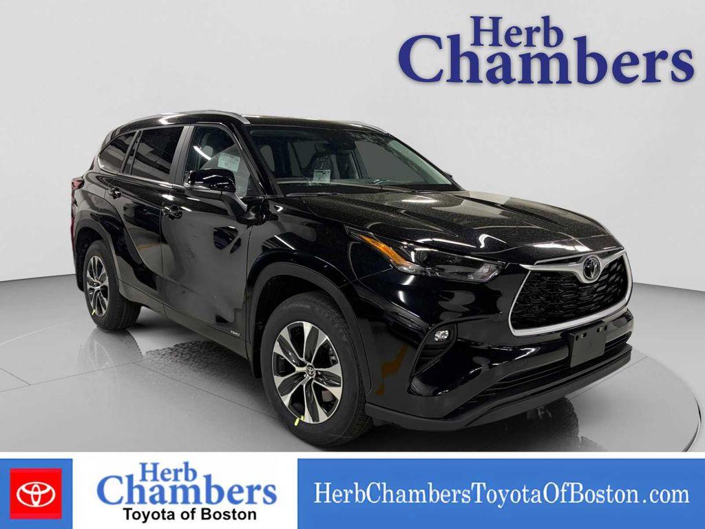 new 2026 Toyota Highlander Hybrid car, priced at $50,328