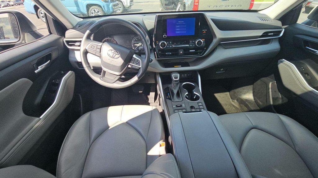 used 2023 Toyota Highlander car, priced at $41,990