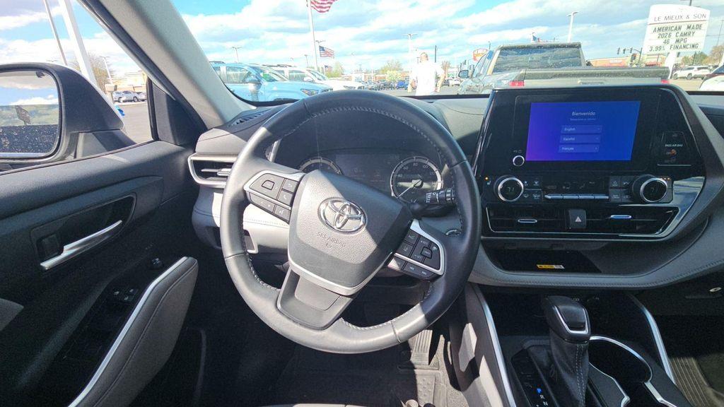 used 2023 Toyota Highlander car, priced at $41,990