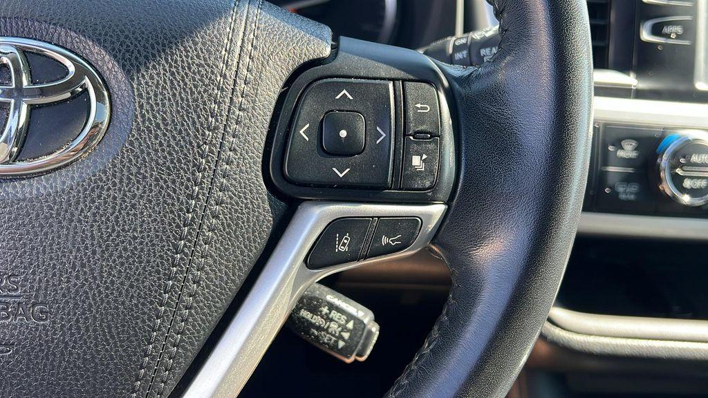 2018 Predawn Gray Mica Toyota Highlander