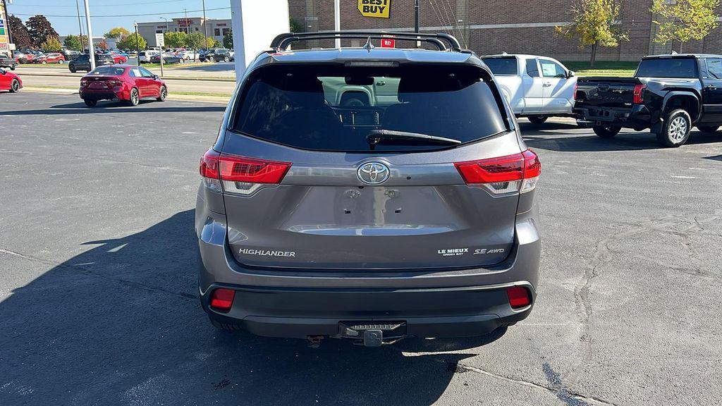 2018 Predawn Gray Mica Toyota Highlander