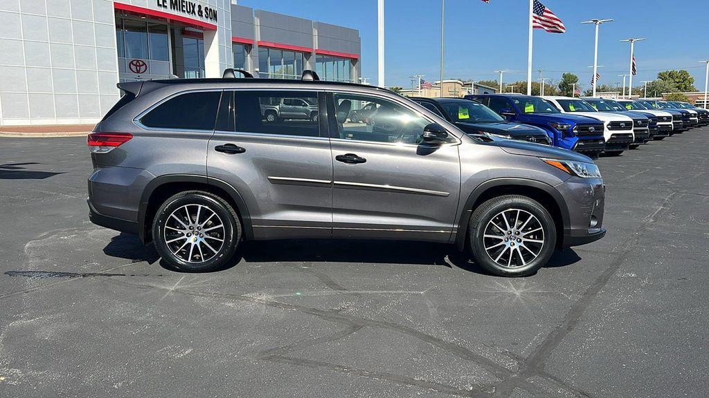 2018 Predawn Gray Mica Toyota Highlander