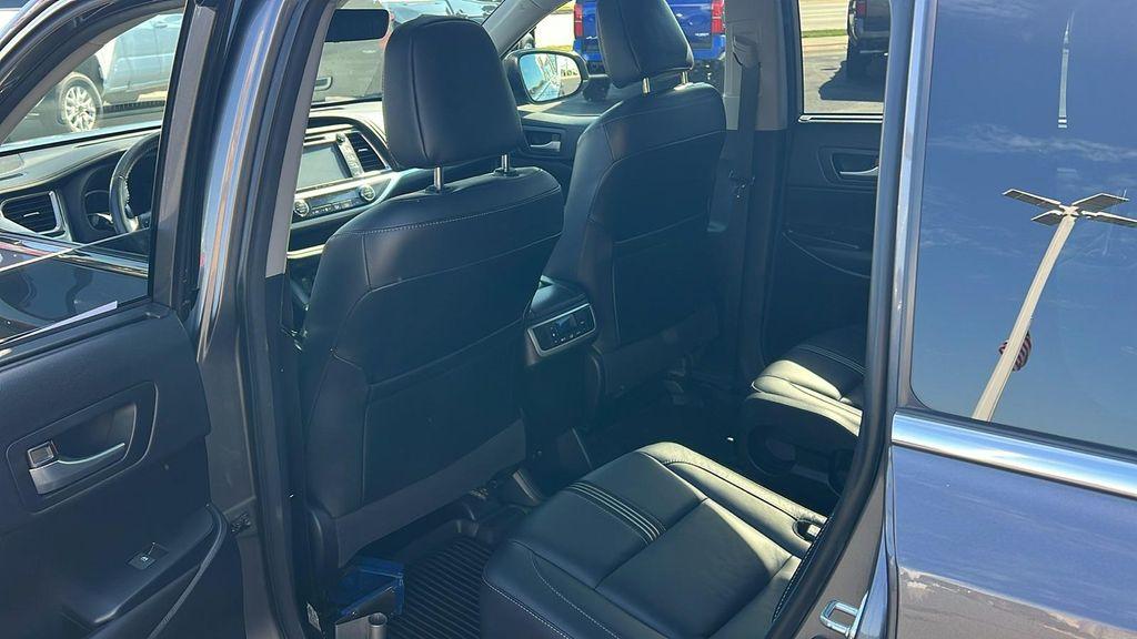 2018 Predawn Gray Mica Toyota Highlander