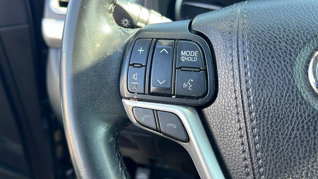 2018 Predawn Gray Mica Toyota Highlander