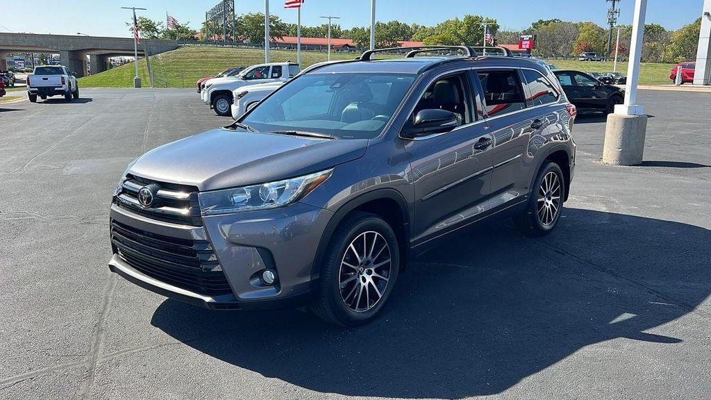 2018 Predawn Gray Mica Toyota Highlander