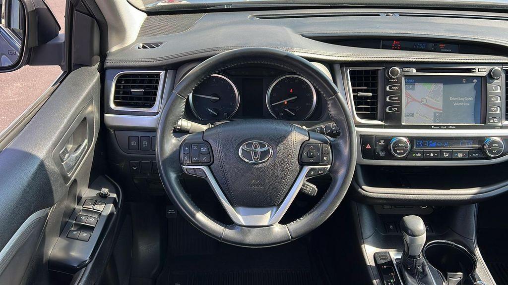2018 Predawn Gray Mica Toyota Highlander