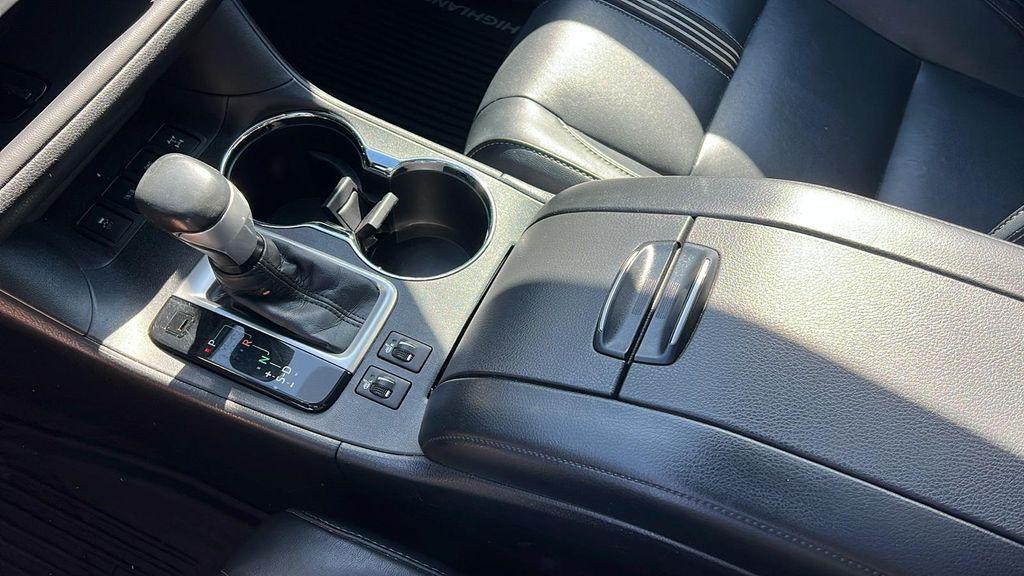 2018 Predawn Gray Mica Toyota Highlander
