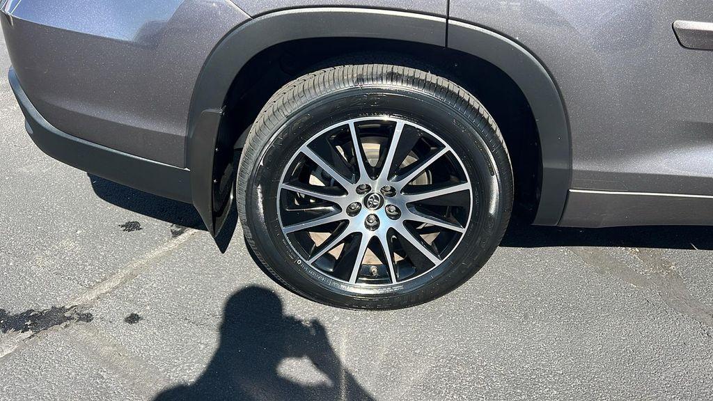 2018 Predawn Gray Mica Toyota Highlander
