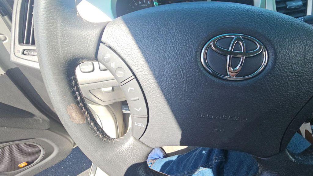 used 2007 Toyota Highlander car, priced at $9,990