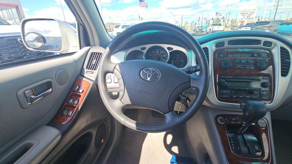 used 2007 Toyota Highlander car, priced at $9,990