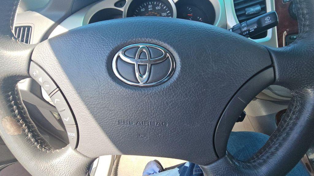 used 2007 Toyota Highlander car, priced at $9,990