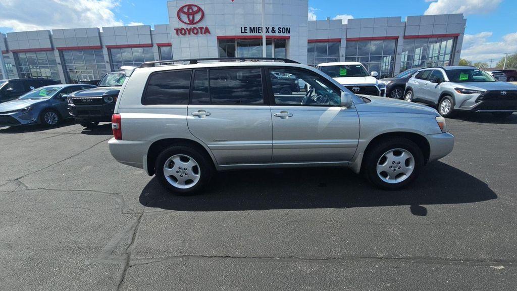 used 2007 Toyota Highlander car, priced at $9,990
