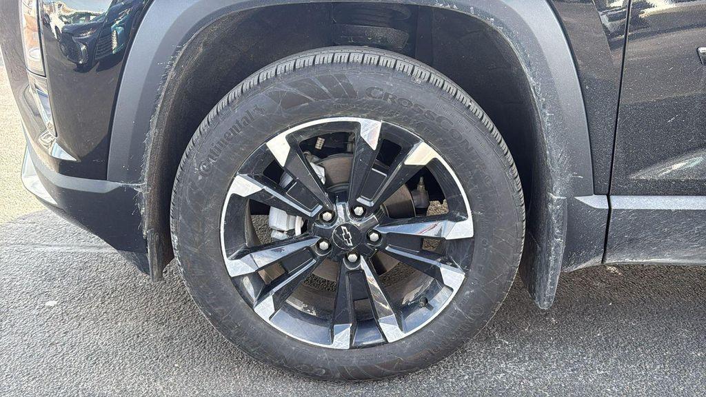 used 2026 Chevrolet Equinox car, priced at $34,990