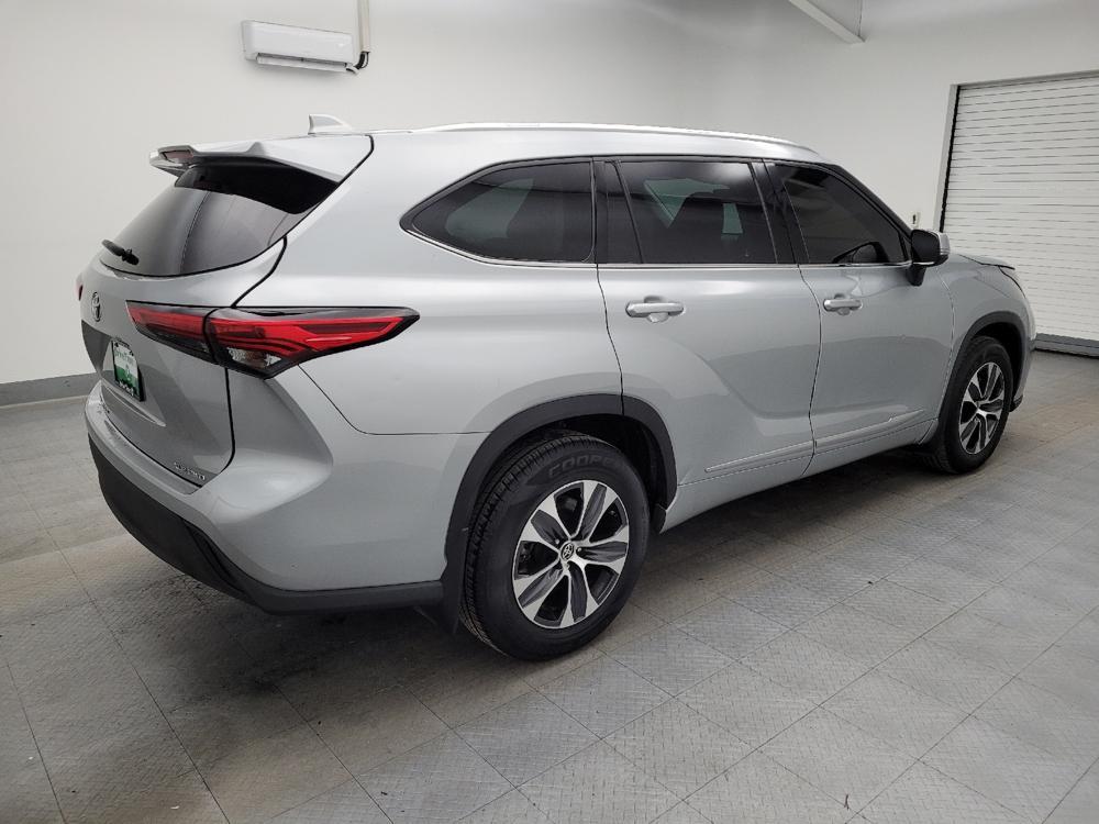 used 2020 Toyota Highlander car, priced at $27,095