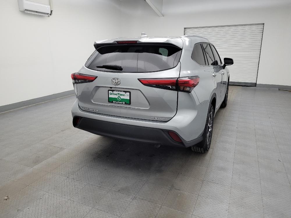 used 2020 Toyota Highlander car, priced at $27,095