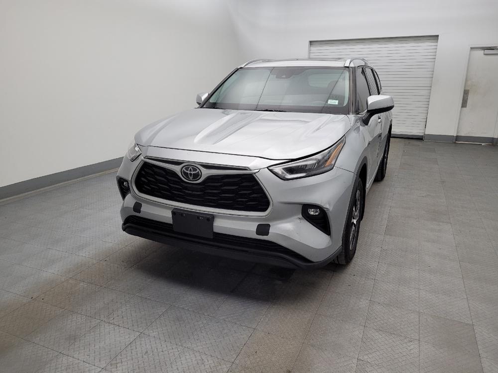 used 2020 Toyota Highlander car, priced at $27,095