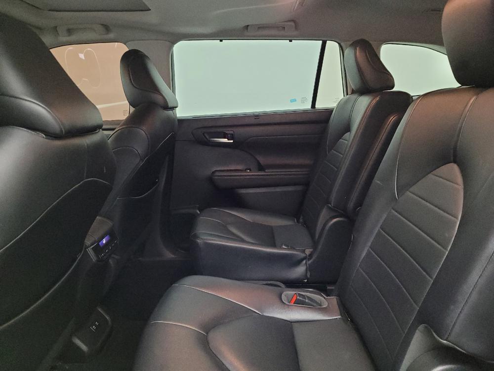 used 2020 Toyota Highlander car, priced at $27,095