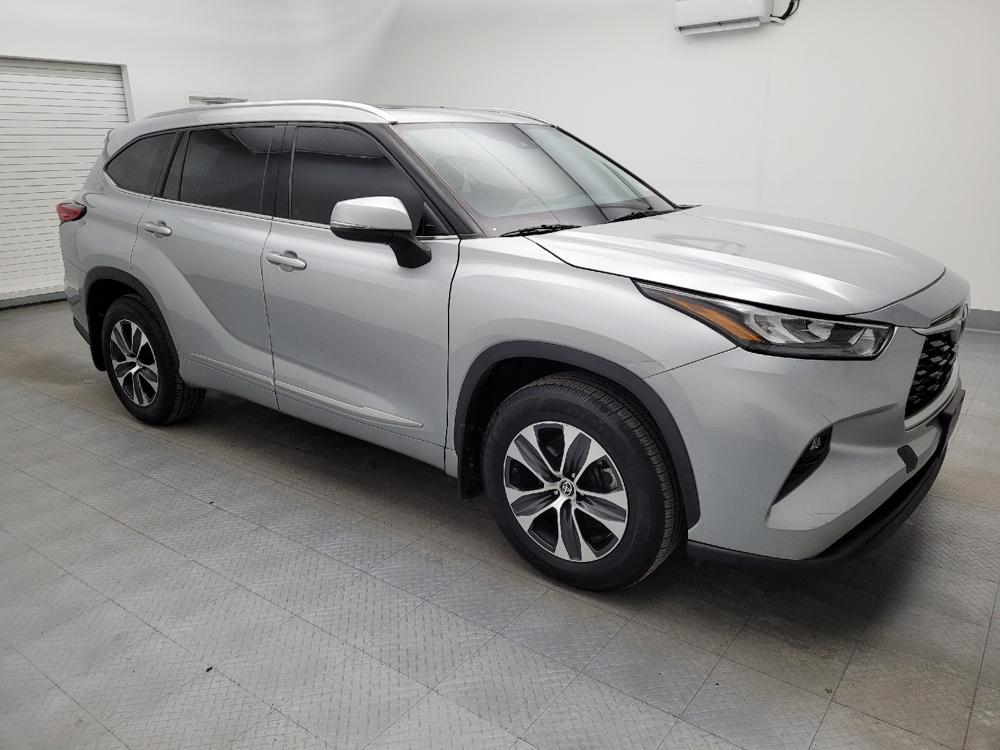 used 2020 Toyota Highlander car, priced at $27,095