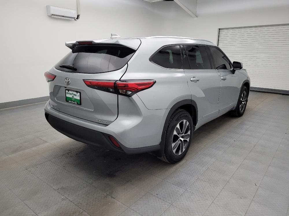 used 2020 Toyota Highlander car, priced at $27,095