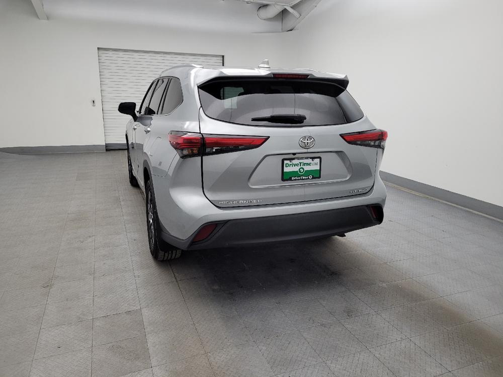 used 2020 Toyota Highlander car, priced at $27,095