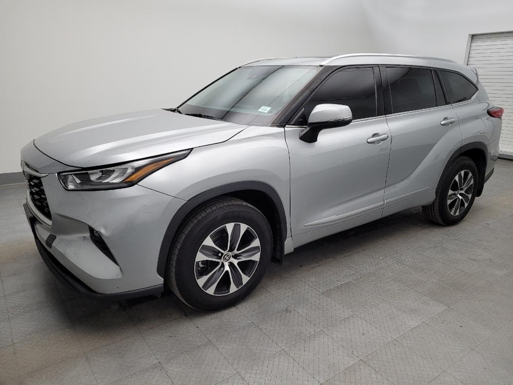 used 2020 Toyota Highlander car, priced at $27,095