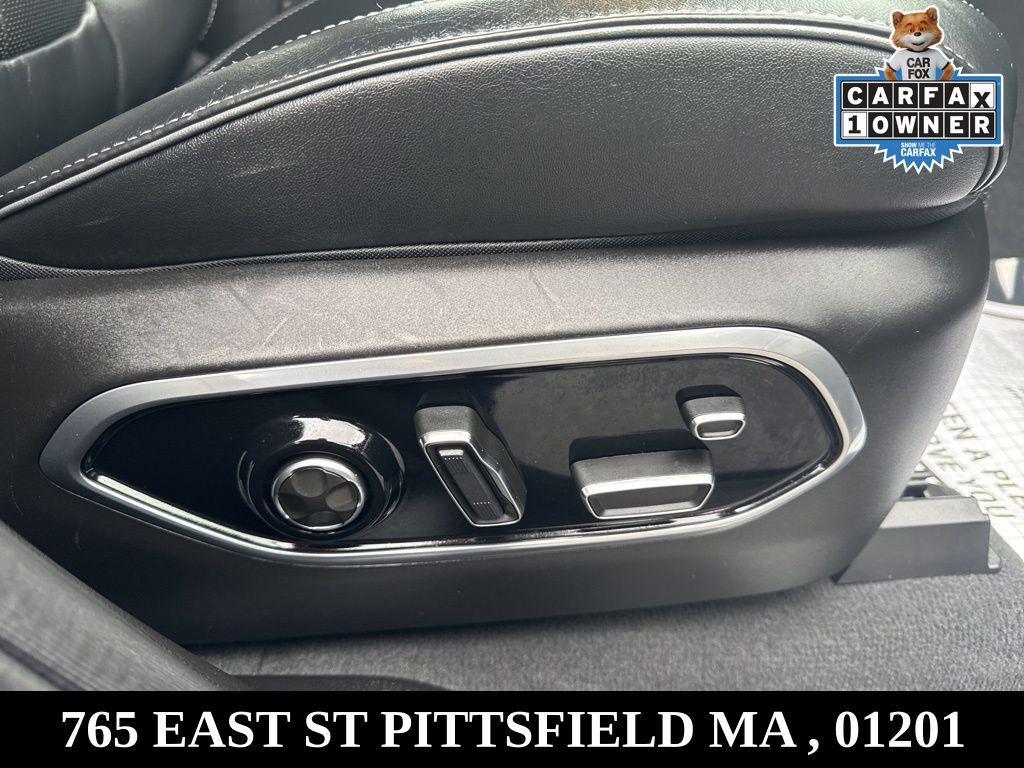 used 2022 Jeep Grand Cherokee car, priced at $37,988