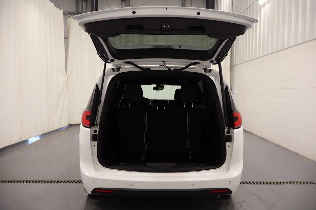 new 2026 Chrysler Pacifica car, priced at $41,611