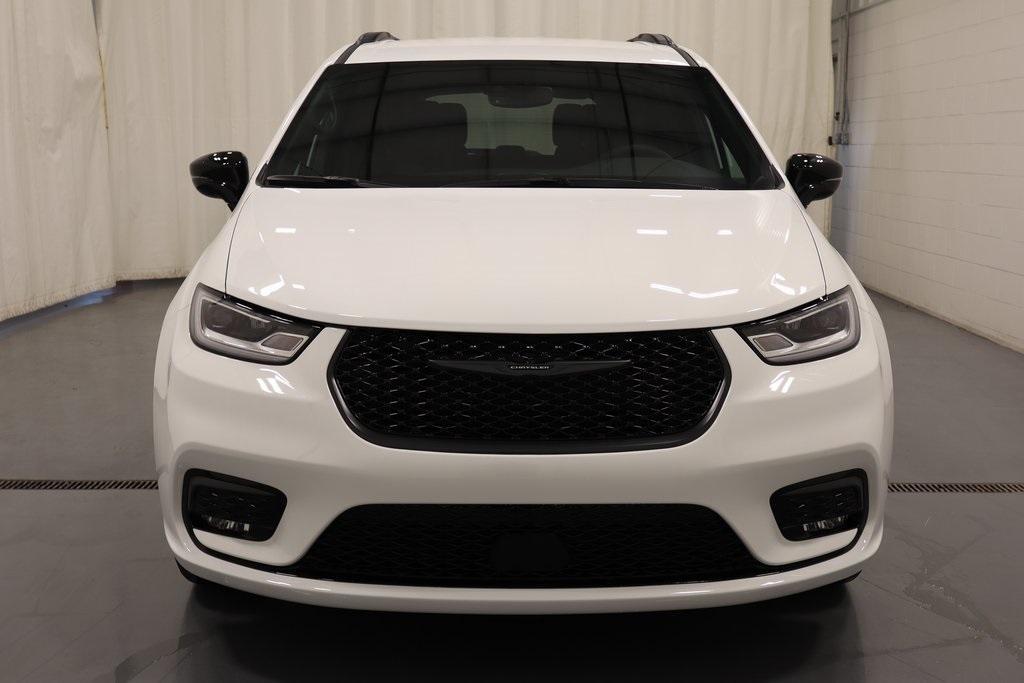 new 2026 Chrysler Pacifica car, priced at $41,611