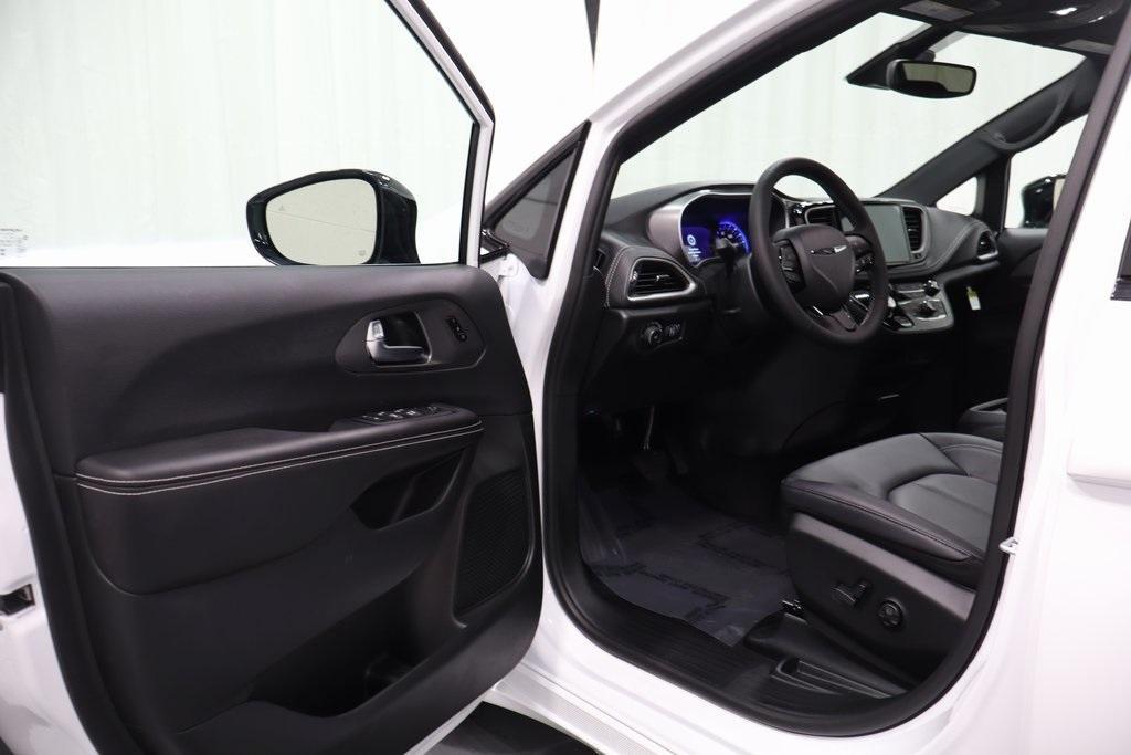 new 2026 Chrysler Pacifica car, priced at $41,611