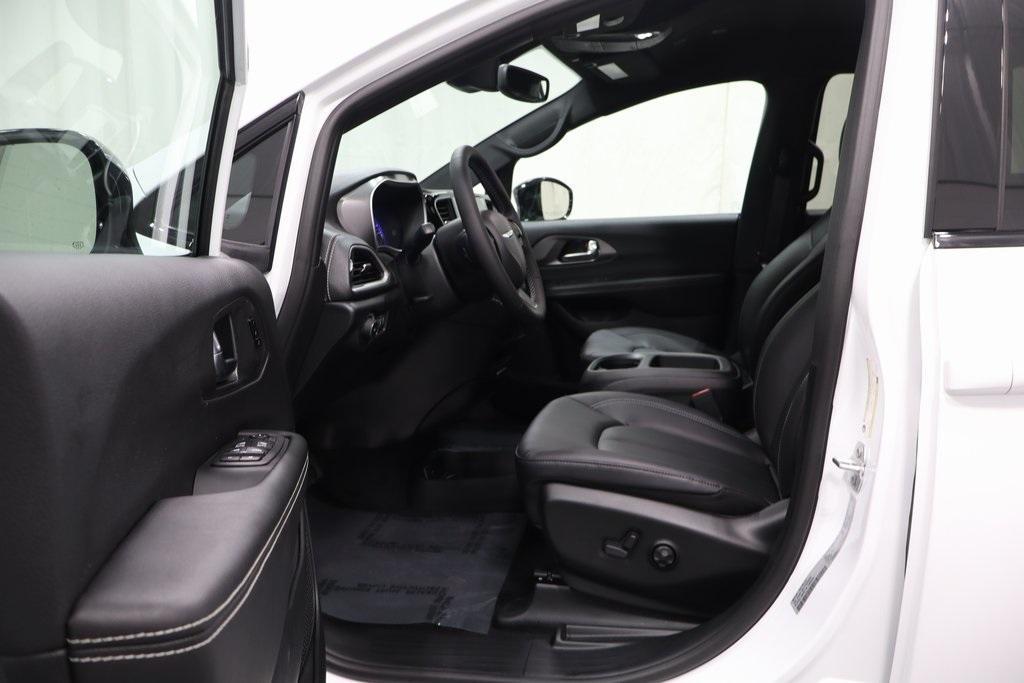 new 2026 Chrysler Pacifica car, priced at $41,611