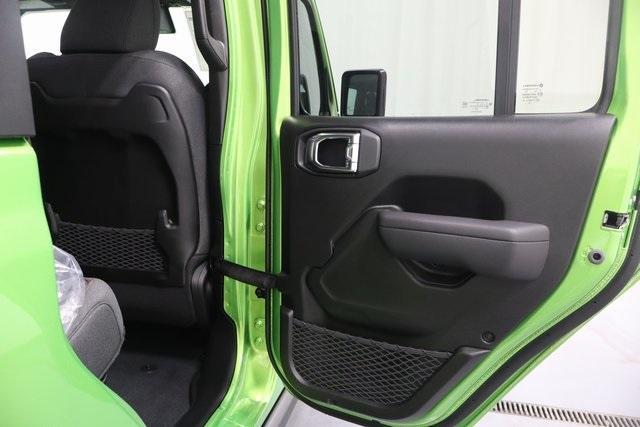 new 2025 Jeep Gladiator car, priced at $43,446