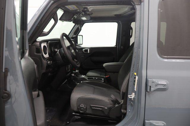 new 2025 Jeep Gladiator car, priced at $38,389