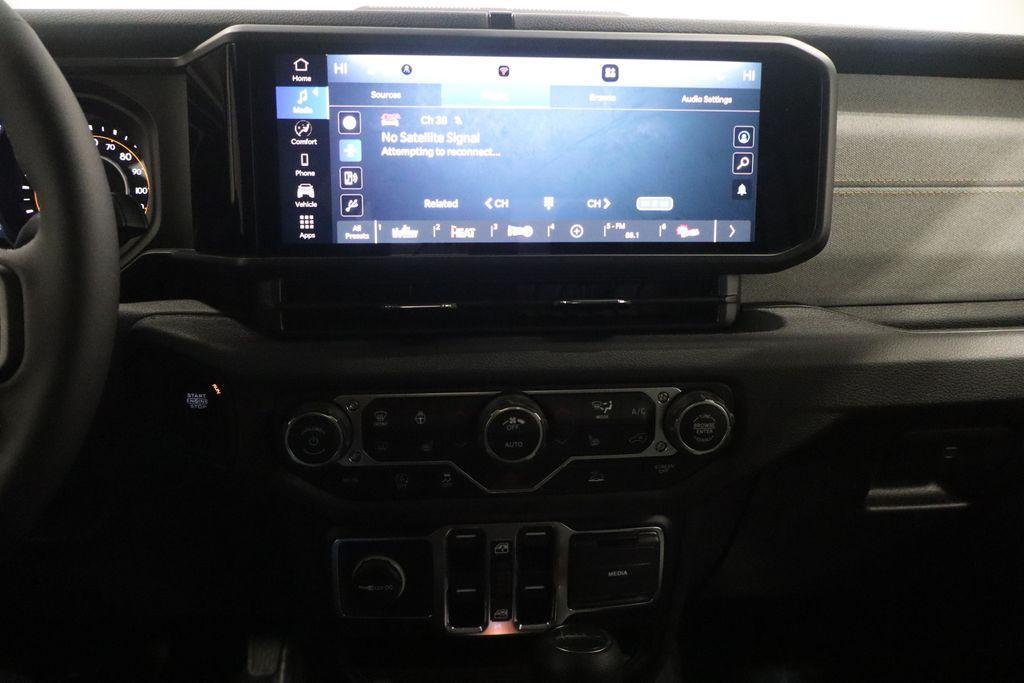 new 2025 Jeep Gladiator car, priced at $41,916