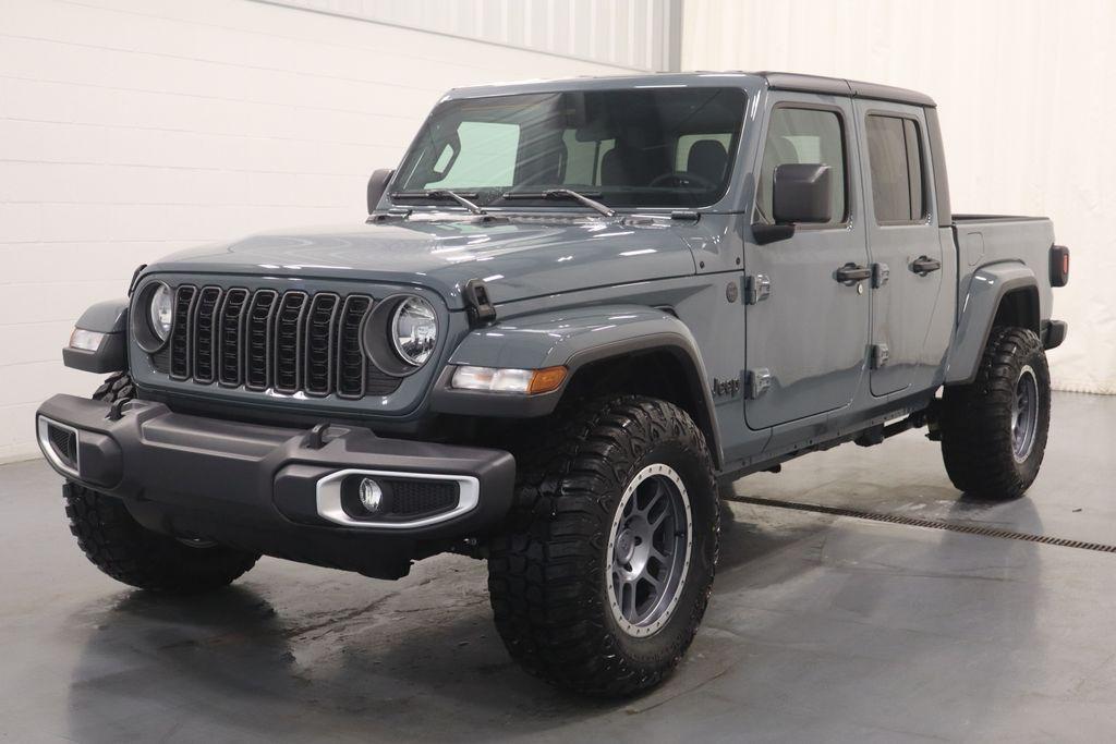 new 2025 Jeep Gladiator car, priced at $41,916
