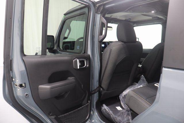 new 2025 Jeep Gladiator car, priced at $38,389