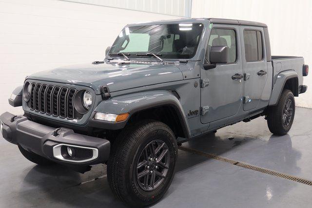 new 2025 Jeep Gladiator car, priced at $38,389