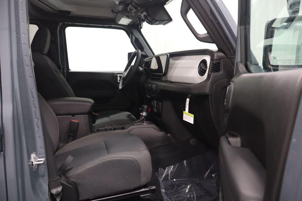 new 2025 Jeep Gladiator car, priced at $41,916