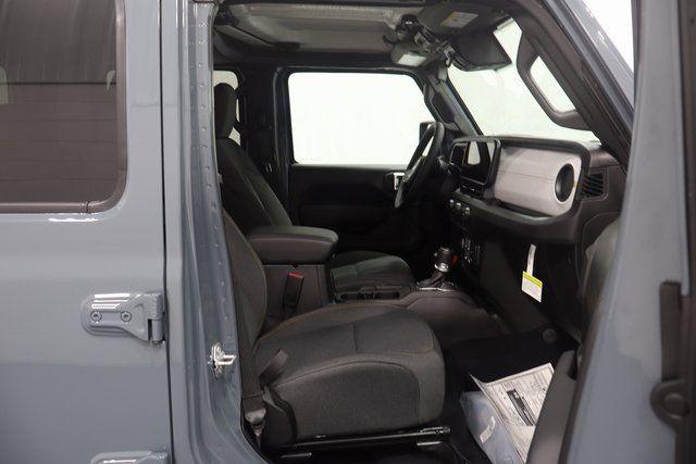 new 2025 Jeep Gladiator car, priced at $38,389