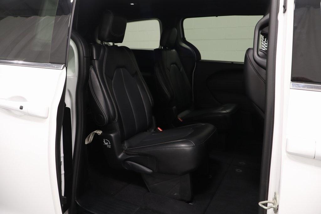 used 2025 Chrysler Pacifica car, priced at $29,595