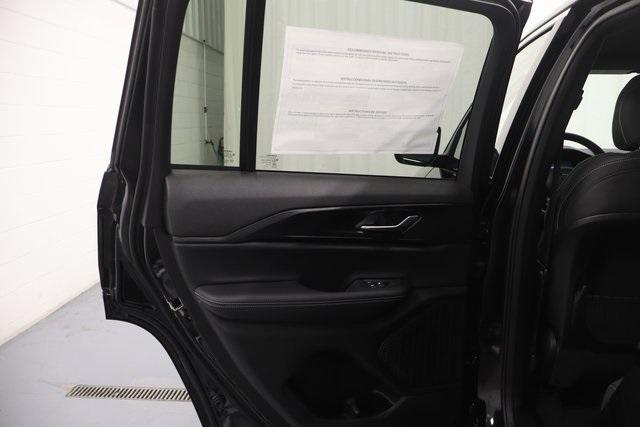 new 2025 Jeep Grand Cherokee car, priced at $35,178