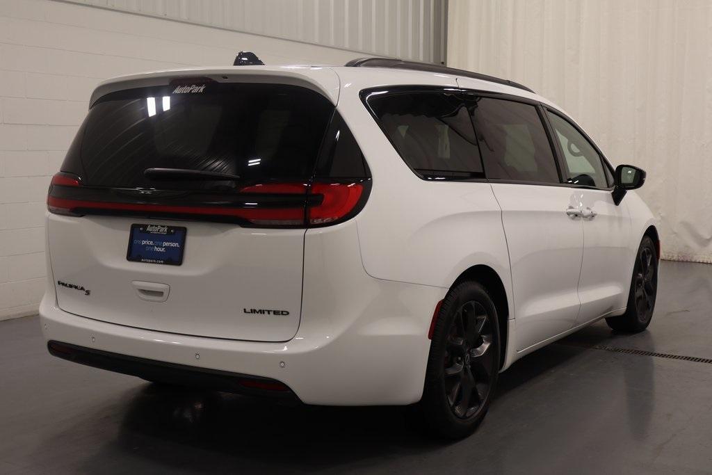 used 2025 Chrysler Pacifica car, priced at $34,995