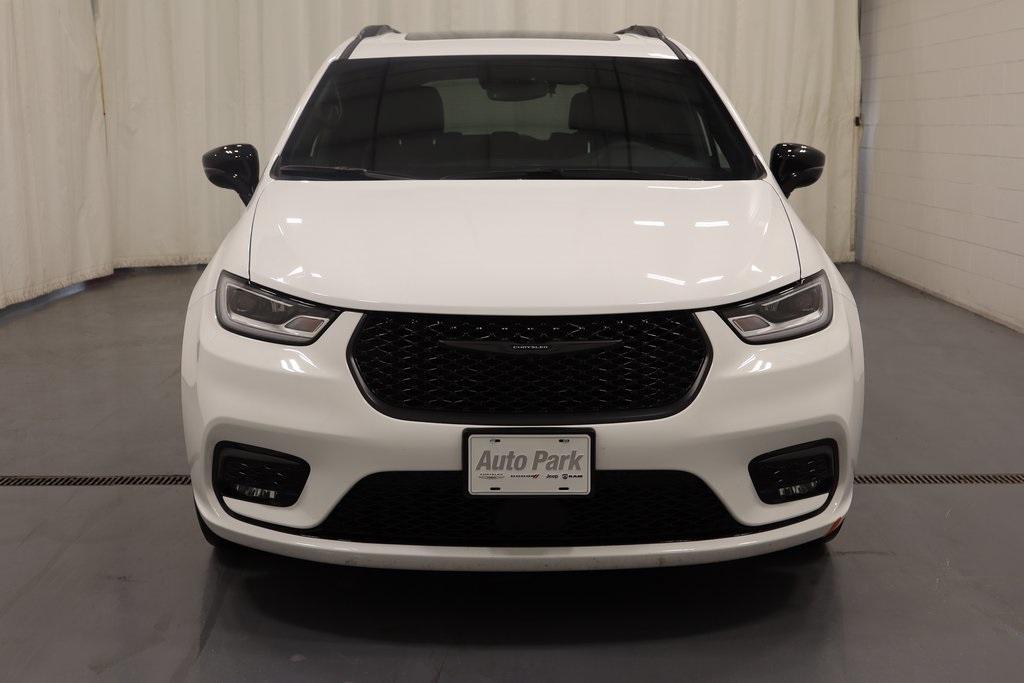 used 2025 Chrysler Pacifica car, priced at $34,995