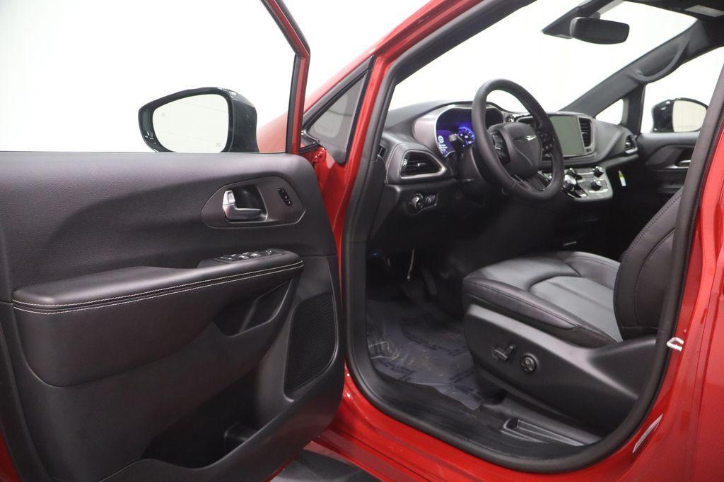 new 2026 Chrysler Pacifica car, priced at $40,515