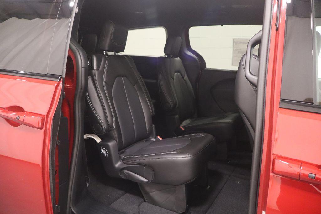 new 2026 Chrysler Pacifica car, priced at $40,515