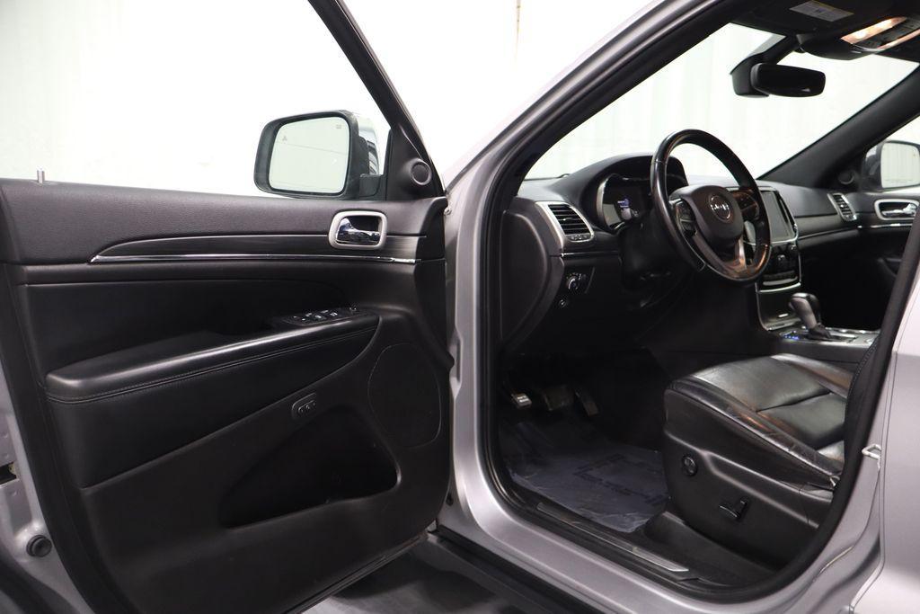 used 2020 Jeep Grand Cherokee car, priced at $23,554