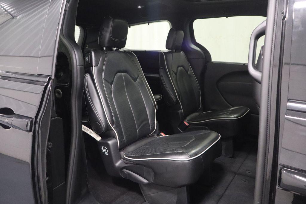 used 2025 Chrysler Pacifica car, priced at $34,599